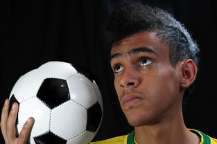 九游官方-战术板上的奇迹：分析冠军球队的战术布局，冠军技巧